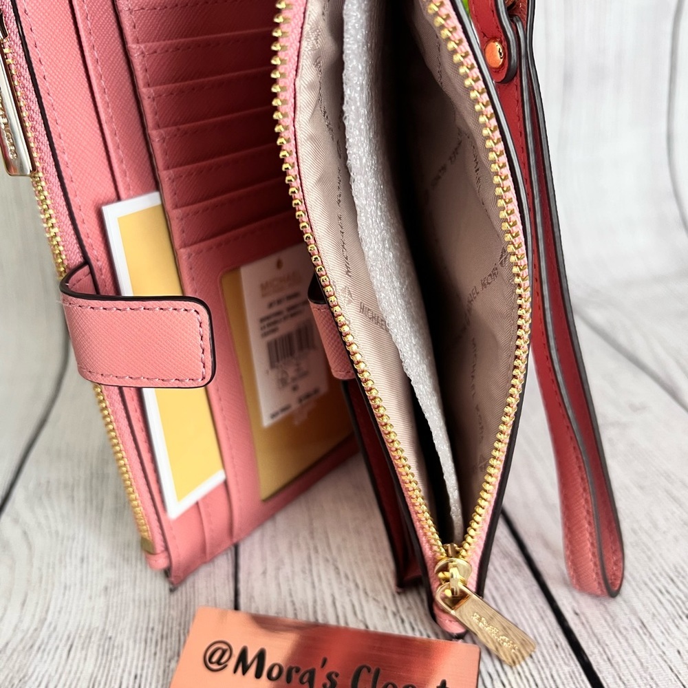 Michael Kors Wallet - Picture 7 of 9